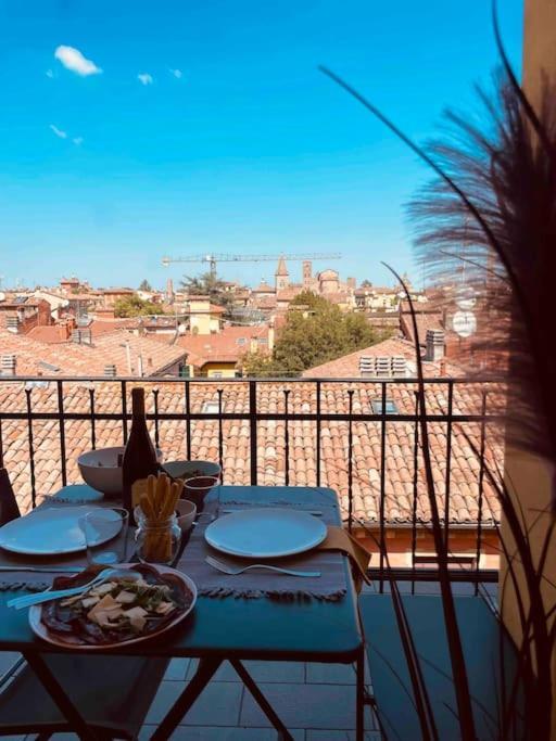 Romantic Attic Room With Panoramic View Bologna Exterior photo